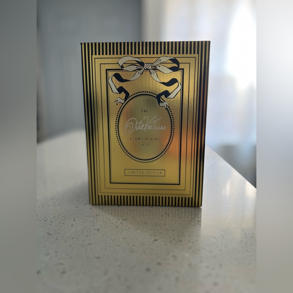 The Dita Von Teese Glamour Girl Vase (Gold) - Picture 8 of 10